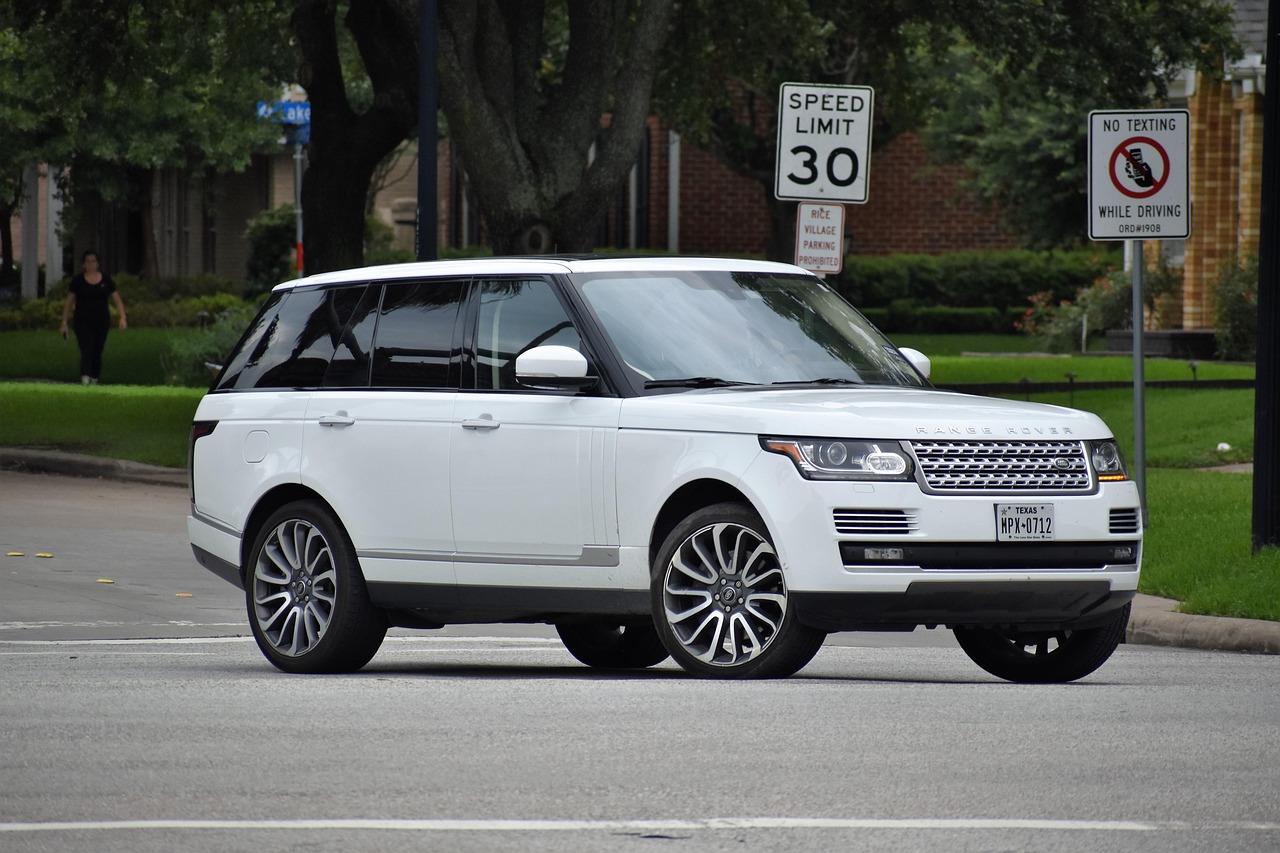 range-rover-5340222_1280